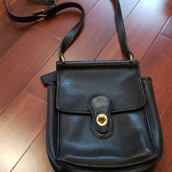 Coach Handbags - COACH  Vintage Crossbody